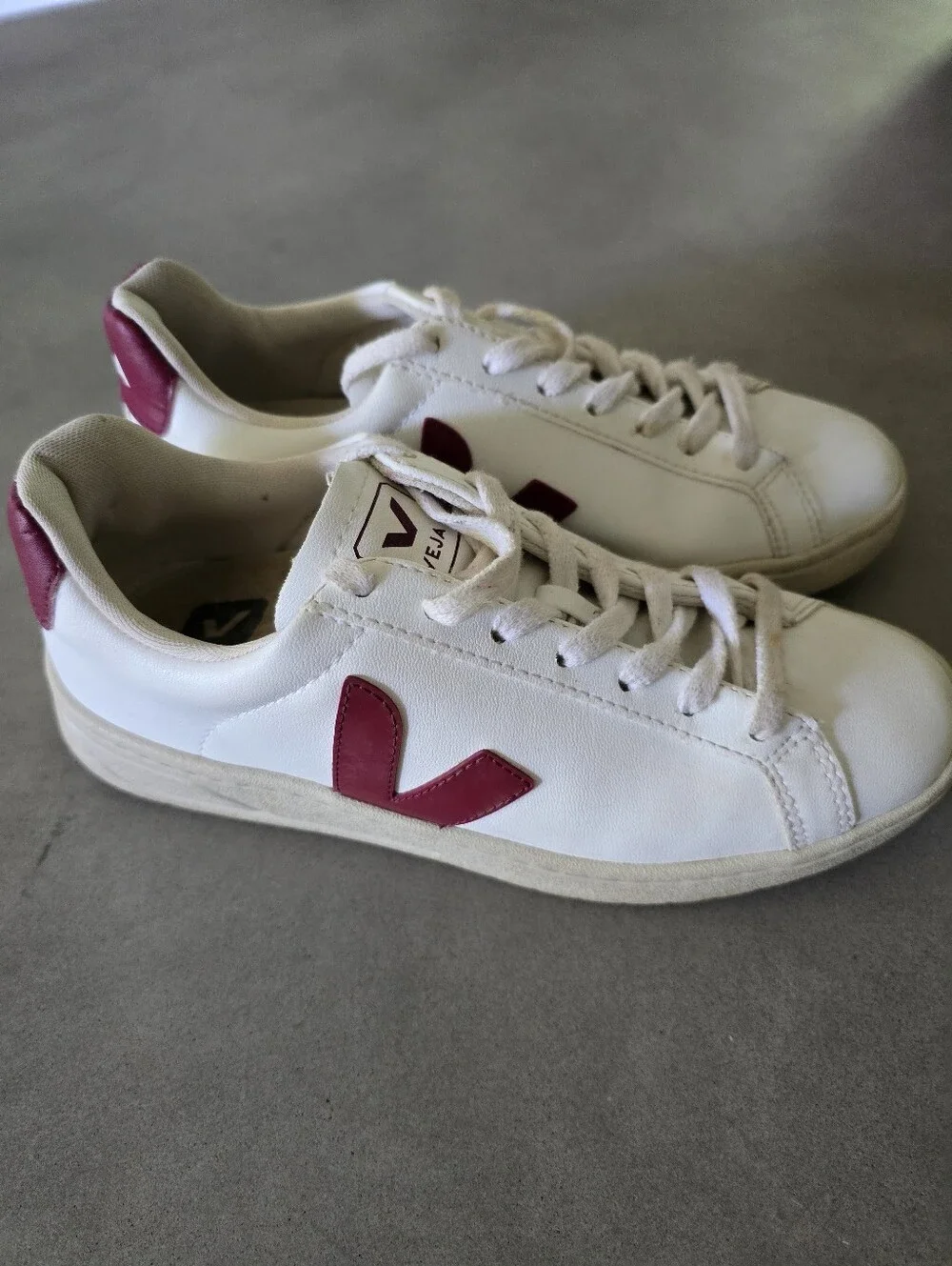 Veja Campo White Leather Sneakers with Black V Accent size 38 7.5